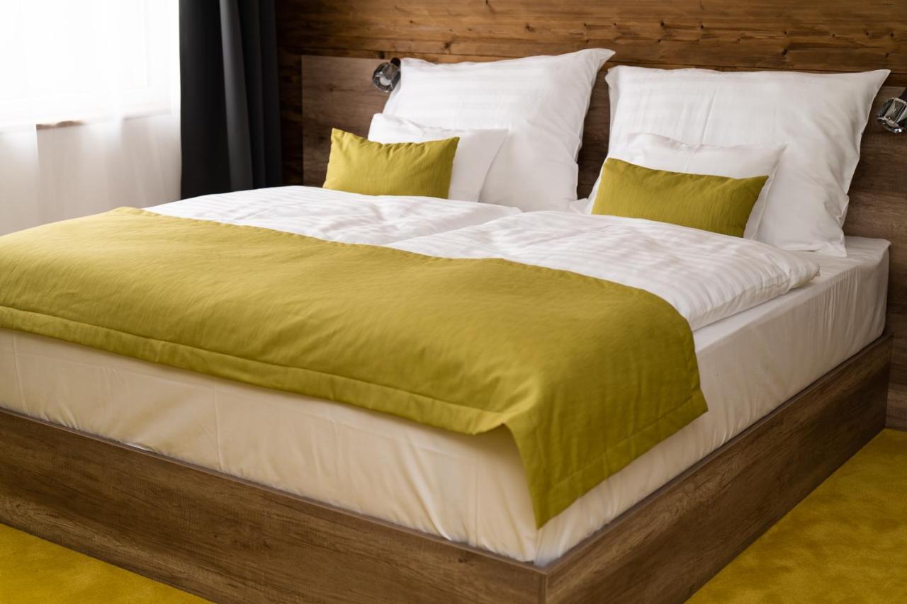 Hotel Kristaly Konferencia & Wellness Ajka 外观 照片