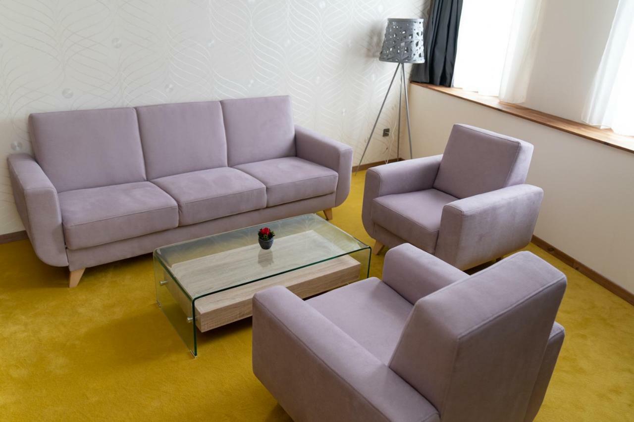 Hotel Kristaly Konferencia & Wellness Ajka 外观 照片